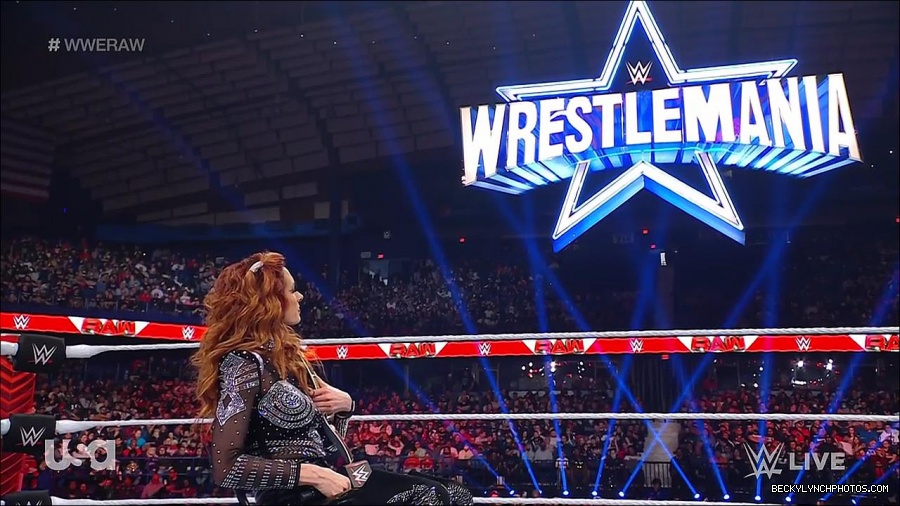 WWE_RAW_21st_March_2022_720p_WEBRip_h264-TJ_mp4_004210433.jpg