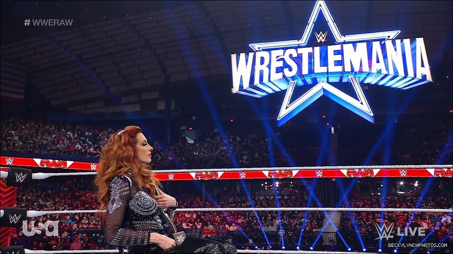 WWE_RAW_21st_March_2022_720p_WEBRip_h264-TJ_mp4_004211635.jpg