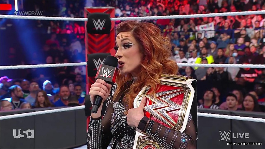 WWE_RAW_21st_March_2022_720p_WEBRip_h264-TJ_mp4_004213236.jpg