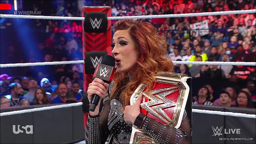 WWE_RAW_21st_March_2022_720p_WEBRip_h264-TJ_mp4_004213637.jpg
