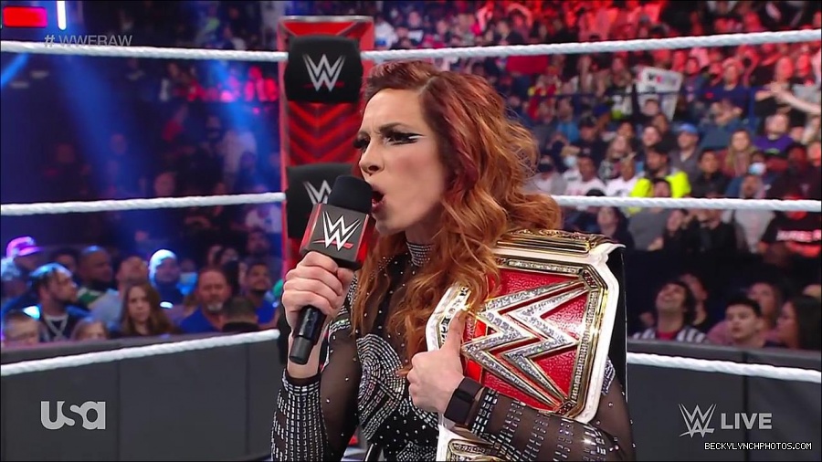 WWE_RAW_21st_March_2022_720p_WEBRip_h264-TJ_mp4_004214838.jpg