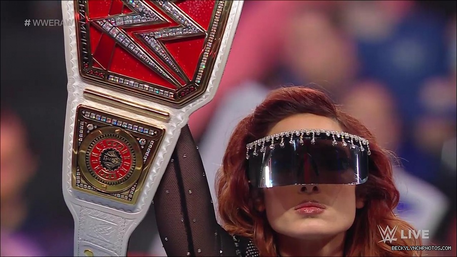 WWE_RAW_21st_March_2022_720p_WEBRip_h264-TJ_mp4_004244067.jpg