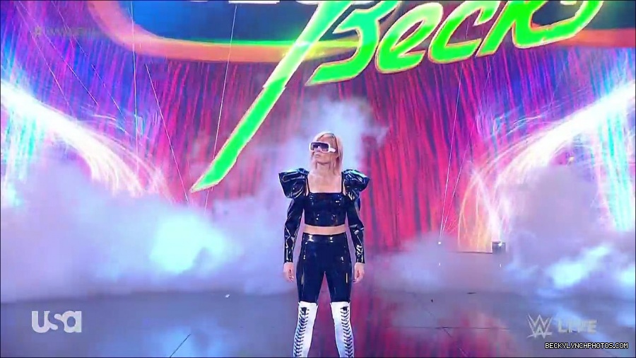 WWE_RAW_25th_April_2022_720p_WEBRip_h264-TJ_mp4_003565212.jpg