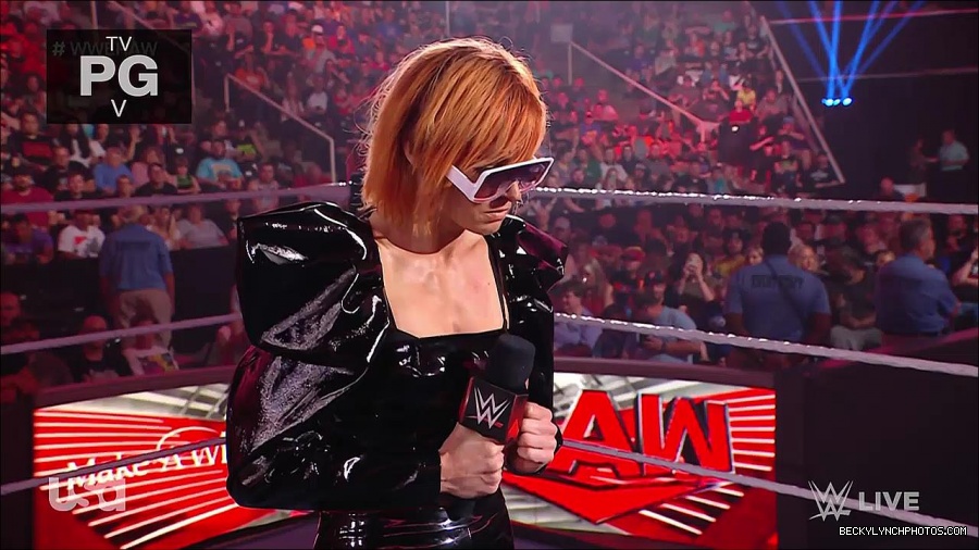 WWE_RAW_25th_April_2022_720p_WEBRip_h264-TJ_mp4_003646108.jpg