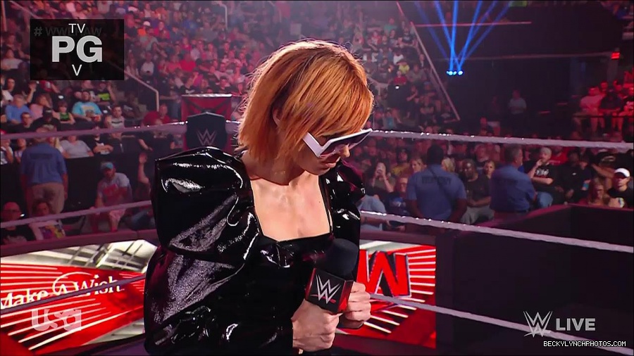WWE_RAW_25th_April_2022_720p_WEBRip_h264-TJ_mp4_003648110.jpg