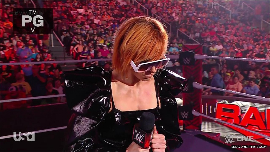 WWE_RAW_25th_April_2022_720p_WEBRip_h264-TJ_mp4_003650913.jpg