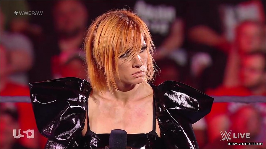 WWE_RAW_25th_April_2022_720p_WEBRip_h264-TJ_mp4_003665728.jpg