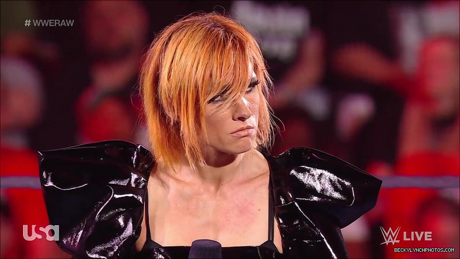 WWE_RAW_25th_April_2022_720p_WEBRip_h264-TJ_mp4_003667329.jpg