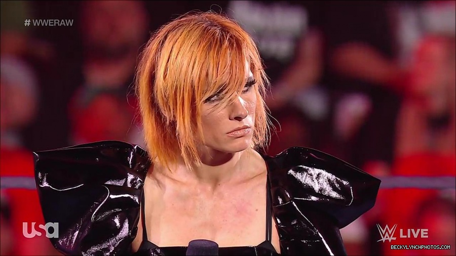 WWE_RAW_25th_April_2022_720p_WEBRip_h264-TJ_mp4_003667730.jpg