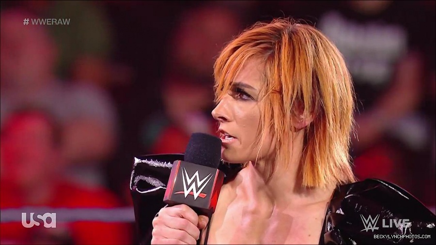 WWE_RAW_25th_April_2022_720p_WEBRip_h264-TJ_mp4_003675738.jpg