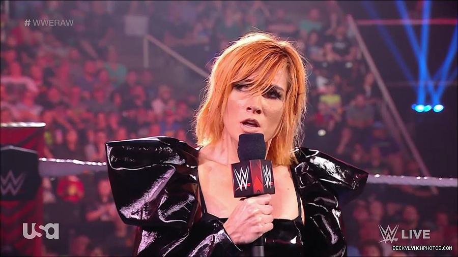 WWE_RAW_25th_April_2022_720p_WEBRip_h264-TJ_mp4_003682545.jpg