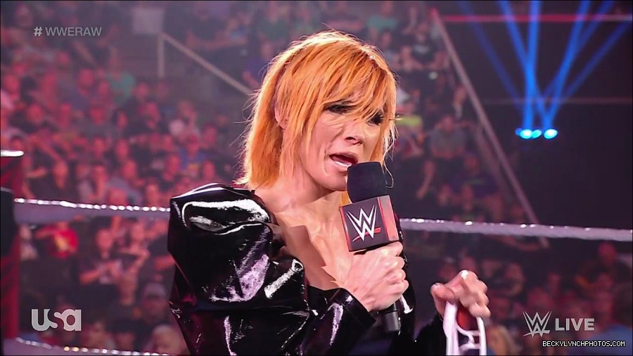 WWE_RAW_25th_April_2022_720p_WEBRip_h264-TJ_mp4_003685347.jpg