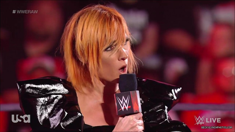 WWE_RAW_25th_April_2022_720p_WEBRip_h264-TJ_mp4_003689752.jpg