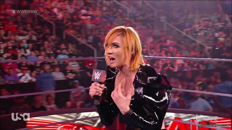 WWE_RAW_25th_April_2022_720p_WEBRip_h264-TJ_mp4_003764627.jpg