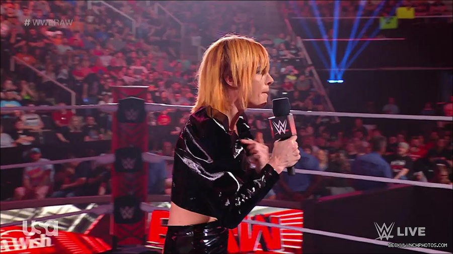 WWE_RAW_25th_April_2022_720p_WEBRip_h264-TJ_mp4_003766228.jpg