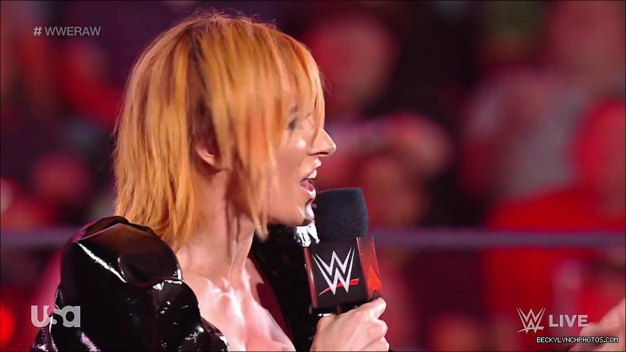 WWE_RAW_25th_April_2022_720p_WEBRip_h264-TJ_mp4_003775037.jpg