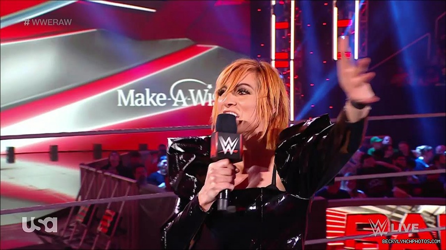 WWE_RAW_25th_April_2022_720p_WEBRip_h264-TJ_mp4_003786248.jpg