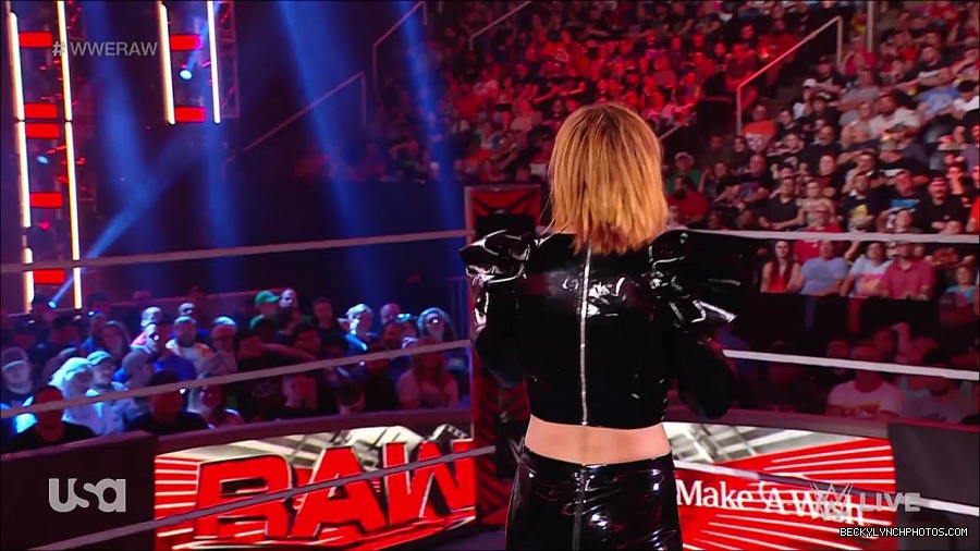 WWE_RAW_25th_April_2022_720p_WEBRip_h264-TJ_mp4_003788250.jpg