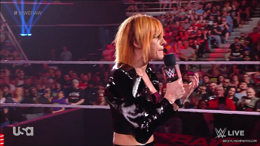 WWE_RAW_25th_April_2022_720p_WEBRip_h264-TJ_mp4_003793455.jpg