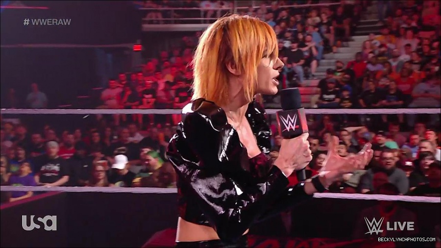 WWE_RAW_25th_April_2022_720p_WEBRip_h264-TJ_mp4_003793856.jpg