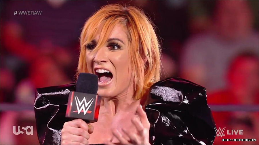 WWE_RAW_25th_April_2022_720p_WEBRip_h264-TJ_mp4_003803465.jpg