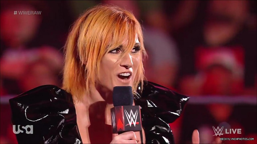WWE_RAW_25th_April_2022_720p_WEBRip_h264-TJ_mp4_003809471.jpg