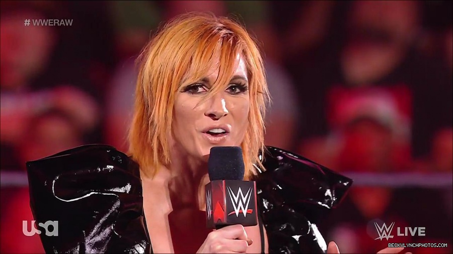 WWE_RAW_25th_April_2022_720p_WEBRip_h264-TJ_mp4_003811073.jpg