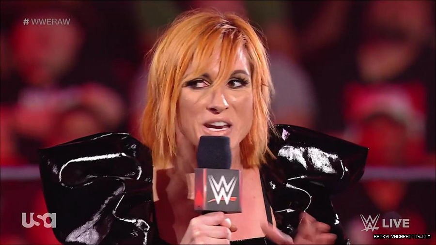 WWE_RAW_25th_April_2022_720p_WEBRip_h264-TJ_mp4_003811473.jpg