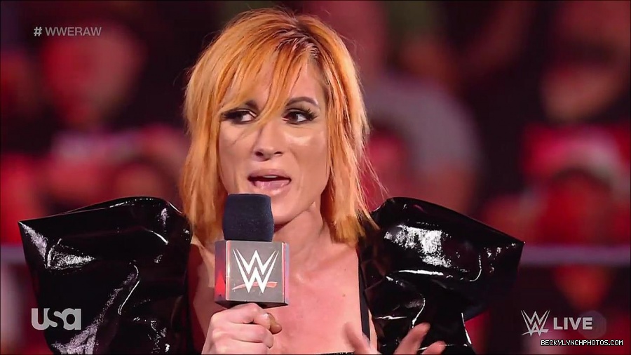 WWE_RAW_25th_April_2022_720p_WEBRip_h264-TJ_mp4_003811874.jpg