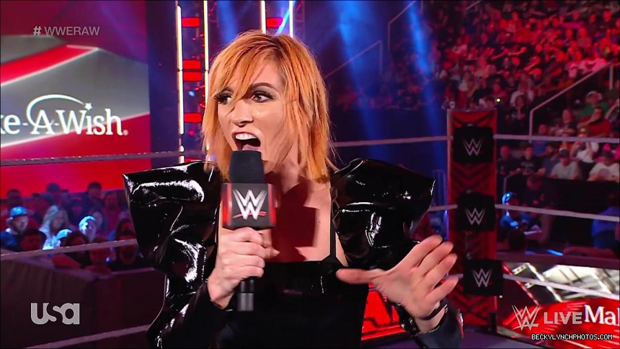 WWE_RAW_25th_April_2022_720p_WEBRip_h264-TJ_mp4_003815477.jpg