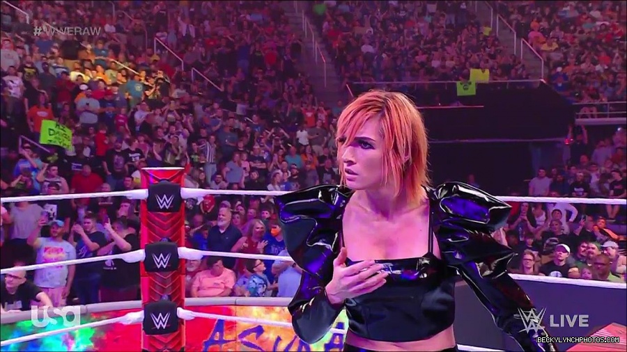 WWE_RAW_25th_April_2022_720p_WEBRip_h264-TJ_mp4_003839501.jpg