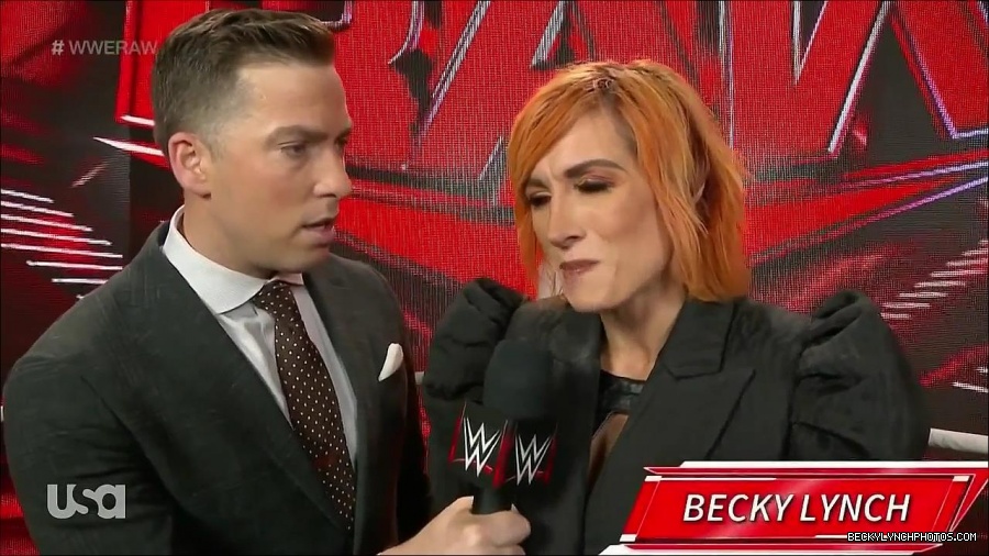 WWE_Monday_Night_Raw_2022_05_02_720p_HDTV_x264-NWCHD_mp4_004575443.jpg