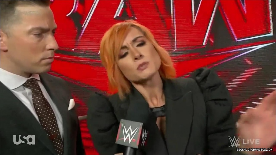 WWE_Monday_Night_Raw_2022_05_02_720p_HDTV_x264-NWCHD_mp4_004601469.jpg