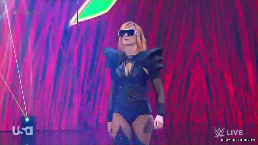 WWE_Monday_Night_Raw_2022_05_02_720p_HDTV_x264-NWCHD_mp4_006292727.jpg