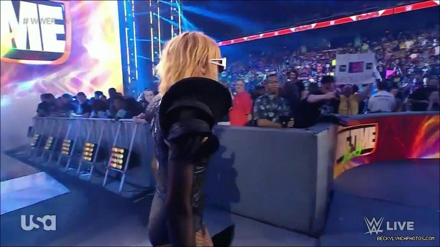 WWE_Monday_Night_Raw_2022_05_02_720p_HDTV_x264-NWCHD_mp4_006312346.jpg