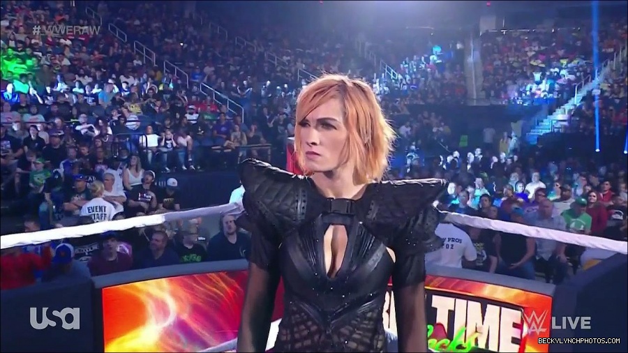 WWE_Monday_Night_Raw_2022_05_02_720p_HDTV_x264-NWCHD_mp4_006544812.jpg