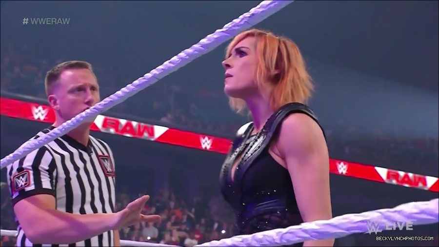 WWE_Monday_Night_Raw_2022_05_02_720p_HDTV_x264-NWCHD_mp4_006700267.jpg