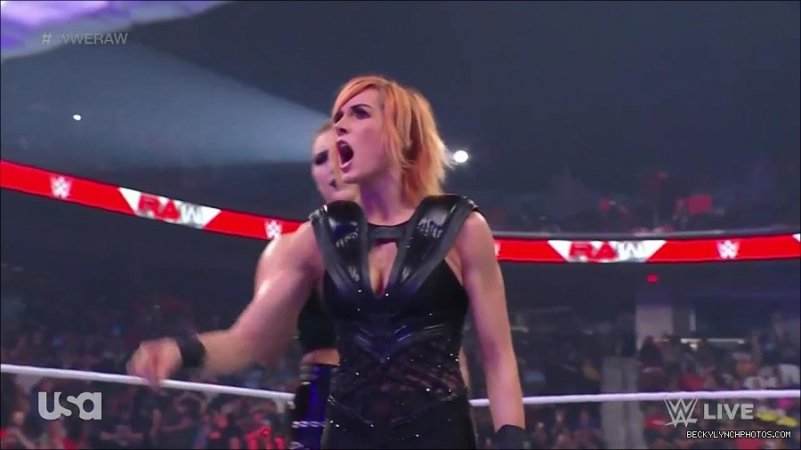 WWE_Monday_Night_Raw_2022_05_02_720p_HDTV_x264-NWCHD_mp4_006706273.jpg