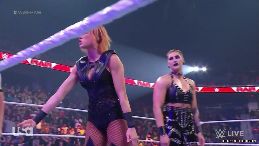 WWE_Monday_Night_Raw_2022_05_02_720p_HDTV_x264-NWCHD_mp4_006713080.jpg