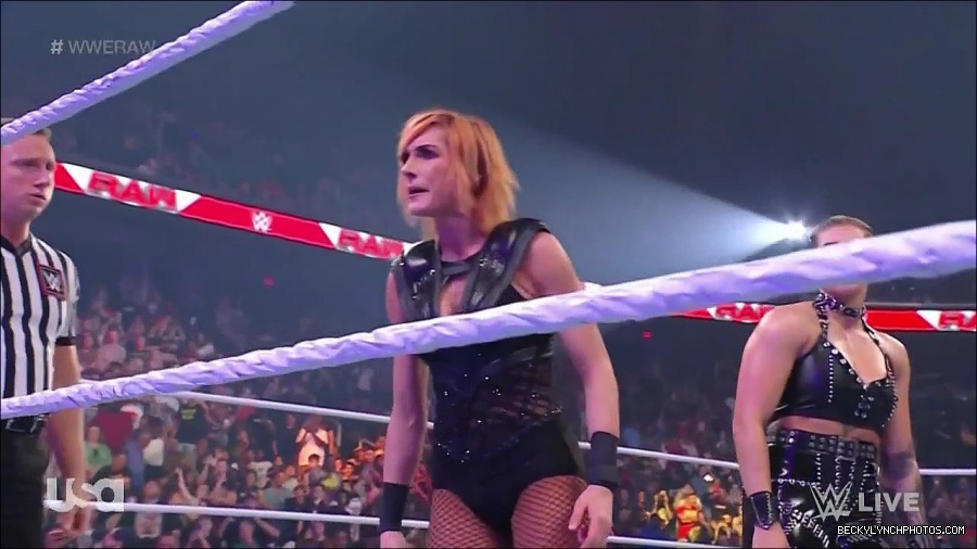 WWE_Monday_Night_Raw_2022_05_02_720p_HDTV_x264-NWCHD_mp4_006713881.jpg