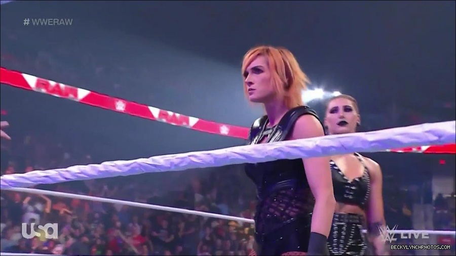WWE_Monday_Night_Raw_2022_05_02_720p_HDTV_x264-NWCHD_mp4_006714682.jpg