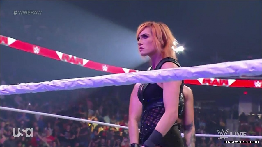WWE_Monday_Night_Raw_2022_05_02_720p_HDTV_x264-NWCHD_mp4_006715082.jpg