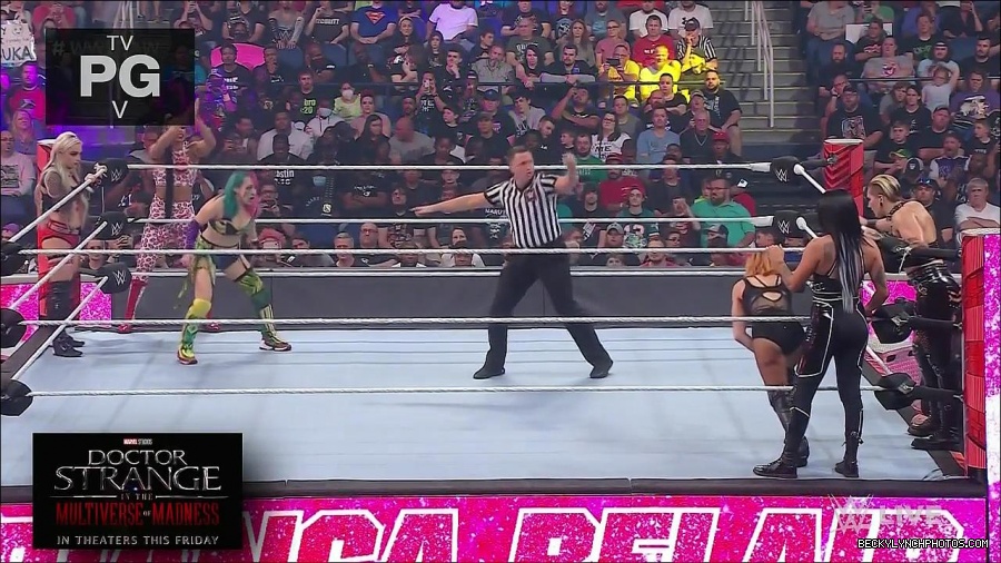 WWE_Monday_Night_Raw_2022_05_02_720p_HDTV_x264-NWCHD_mp4_006797999.jpg