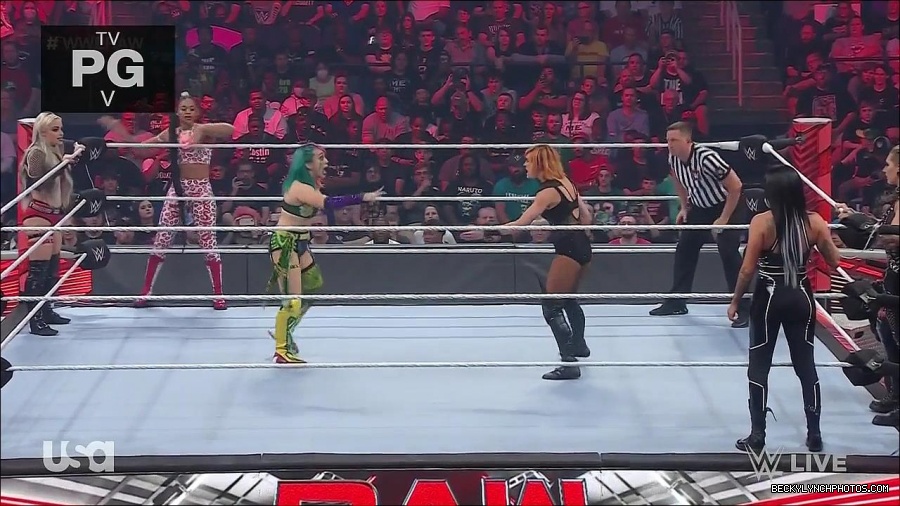 WWE_Monday_Night_Raw_2022_05_02_720p_HDTV_x264-NWCHD_mp4_006807608.jpg