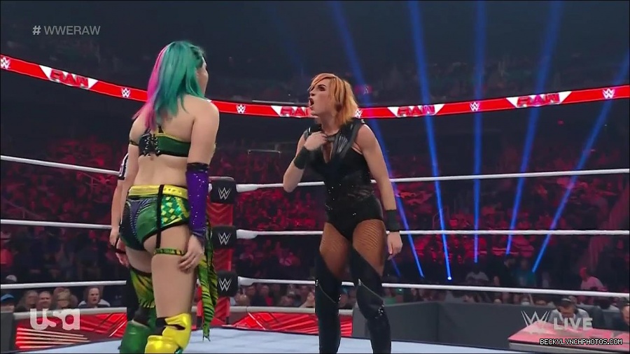WWE_Monday_Night_Raw_2022_05_02_720p_HDTV_x264-NWCHD_mp4_006810011.jpg