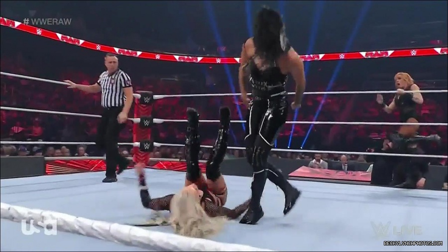 WWE_Monday_Night_Raw_2022_05_02_720p_HDTV_x264-NWCHD_mp4_006989390.jpg
