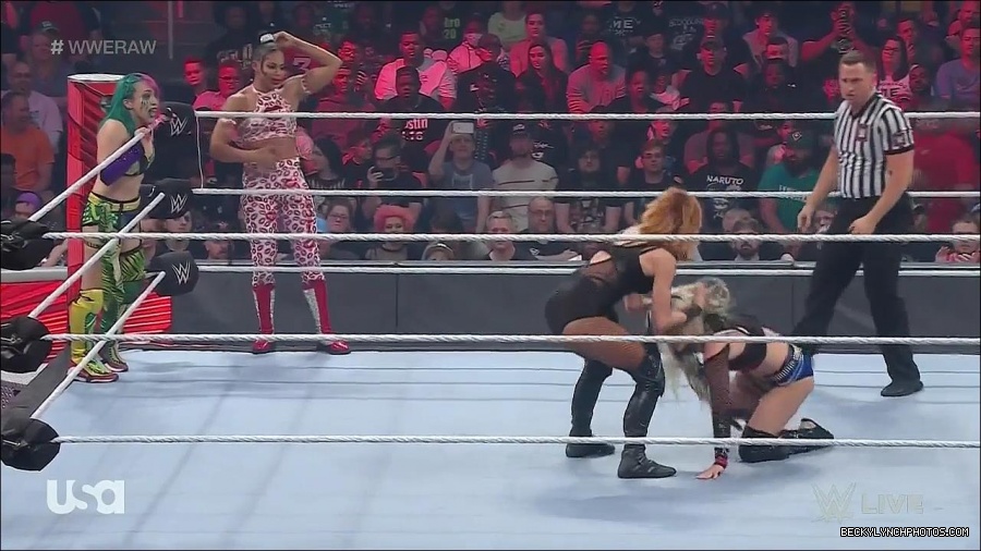 WWE_Monday_Night_Raw_2022_05_02_720p_HDTV_x264-NWCHD_mp4_007005005.jpg
