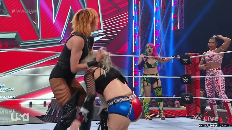 WWE_Monday_Night_Raw_2022_05_02_720p_HDTV_x264-NWCHD_mp4_007005406.jpg