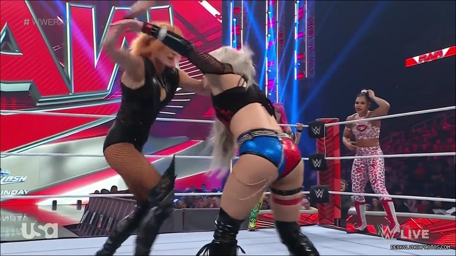 WWE_Monday_Night_Raw_2022_05_02_720p_HDTV_x264-NWCHD_mp4_007007007.jpg