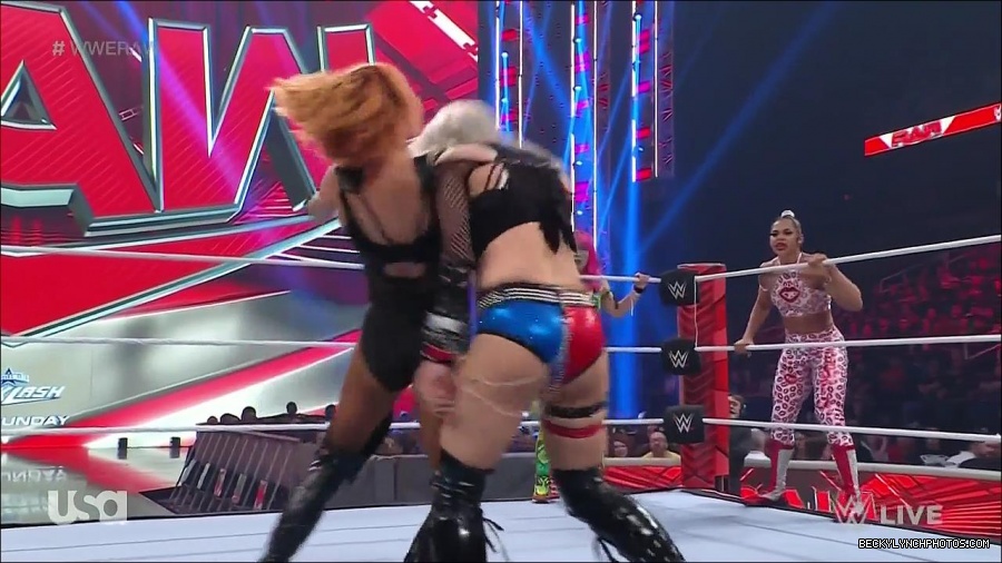 WWE_Monday_Night_Raw_2022_05_02_720p_HDTV_x264-NWCHD_mp4_007007408.jpg